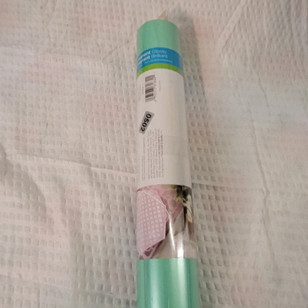 Cricut Premium Vinyl Permanent Glossy Green Pearl 12x48 Adhesive Roll‎ NEW